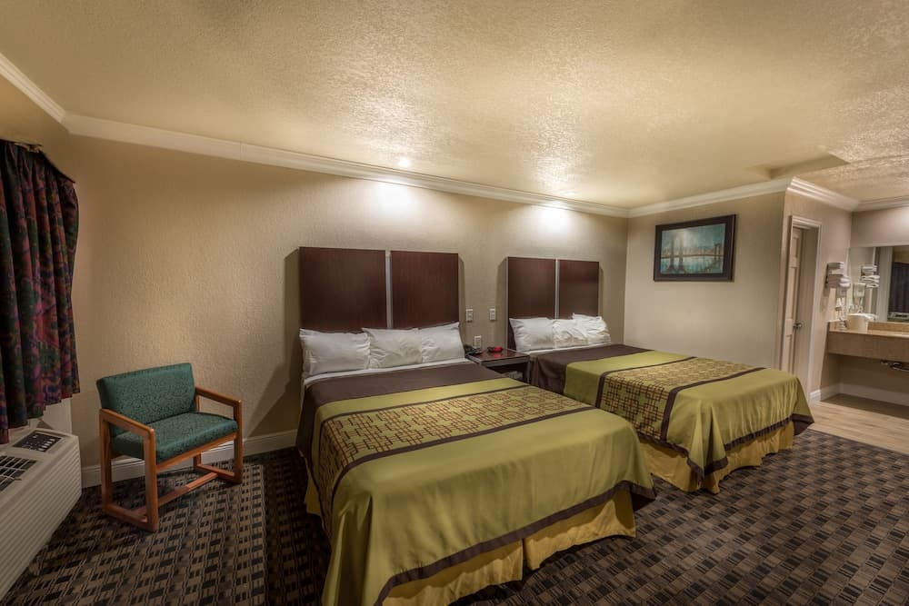 Edgewater Inn Reedley gallery photo in Reedley, CA — image 22
