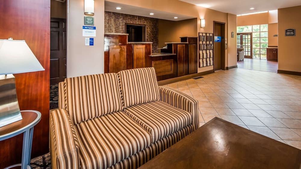 Best Western Plus The Inn & Suites At The Falls property views in Poughkeepsie, NY — gallery photo 3