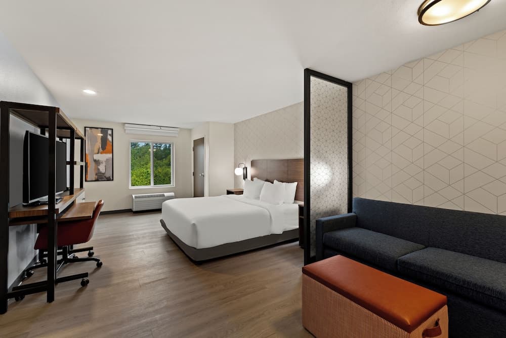 Everhome Suites Brownsville gallery photo in Brownsville, TX — image 14
