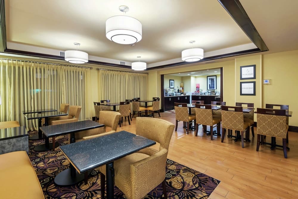 Hampton Inn Baton Rouge - I-10 & College Dr. interior in Baton Rouge, LA — gallery photo 2