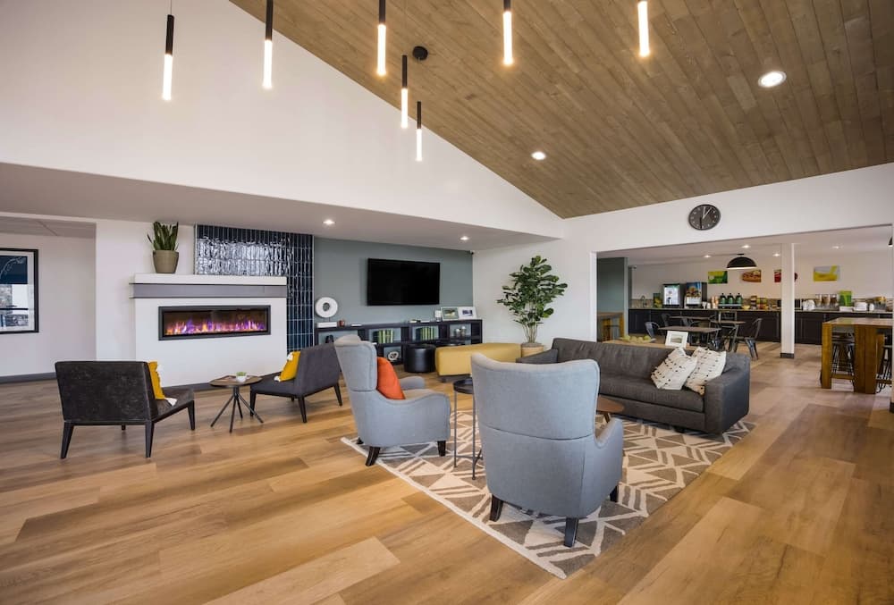 Quality Inn & Suites Castle Rock/SW Denver property views in Castle Rock, CO — gallery photo 3