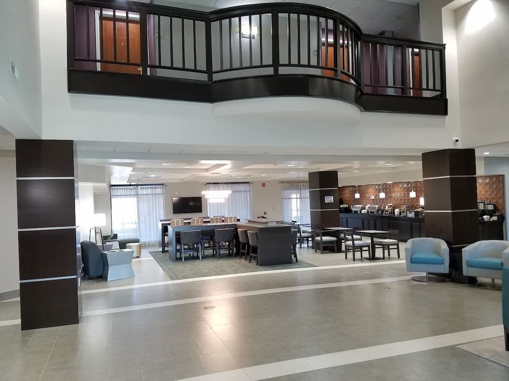 Comfort Inn & Suites Columbus North interior in Columbus, MS — gallery photo 2