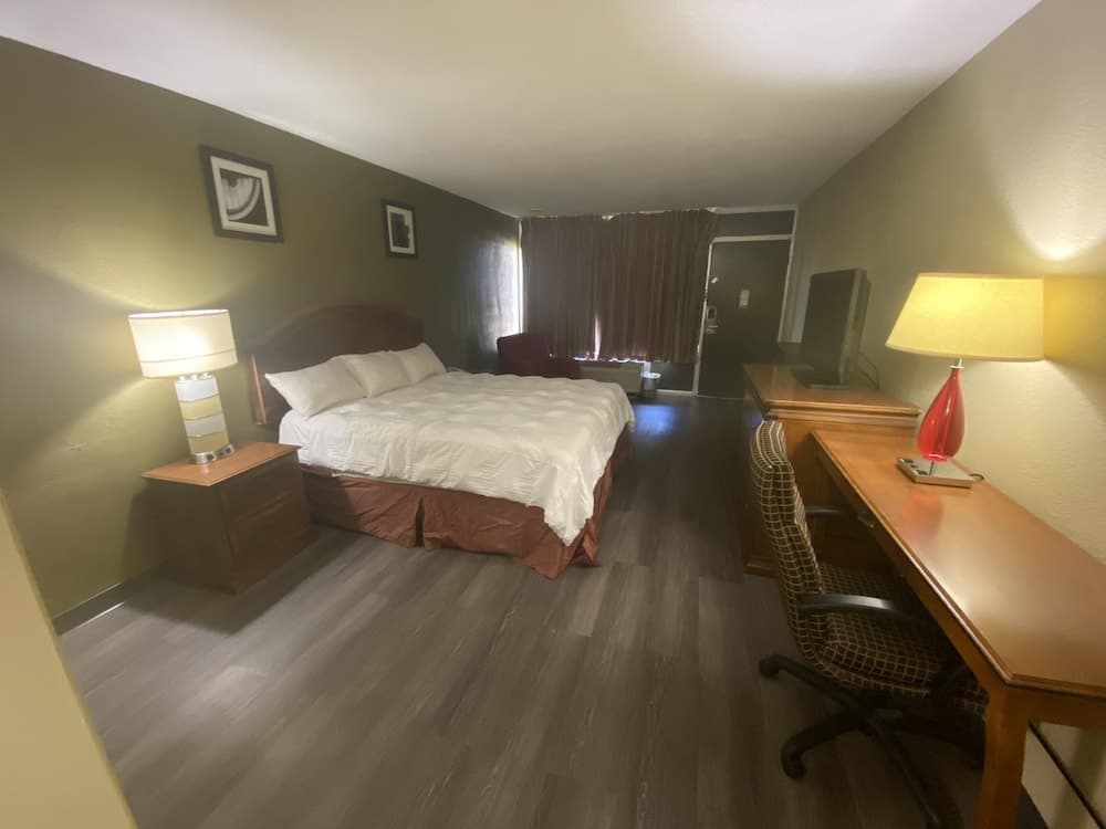 Americas Best Value Inn Wilson property views in Wilson, NC — gallery photo 3