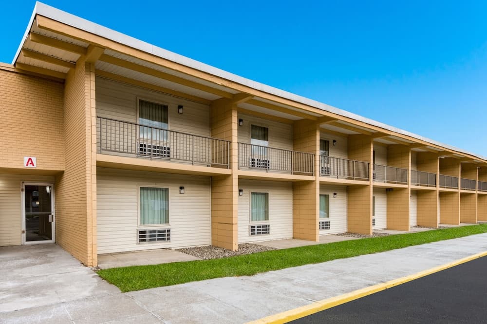 Econo Lodge Inn And Suites gallery photo in Binghamton, NY — image 9