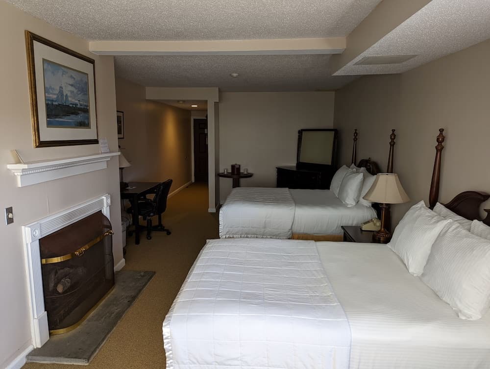The Lucerne Inn interior in Holden — gallery photo 2