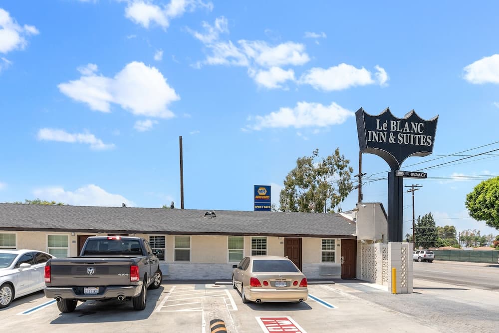 Le Blanc Inn & Suites gallery photo in El Monte, CA — image 38