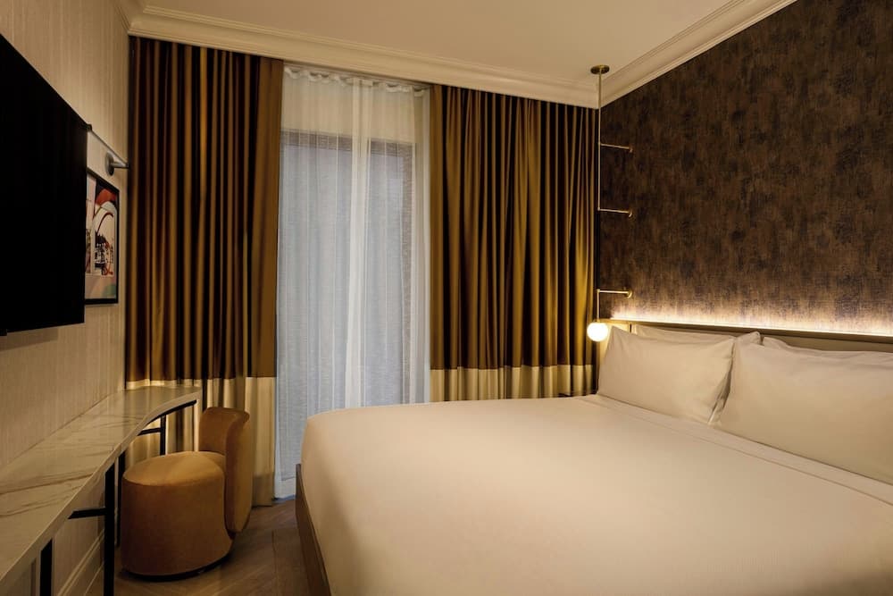 Canal House of Georgetown, a Tribute Portfolio Hotel interior in Washington, DC — gallery photo 2
