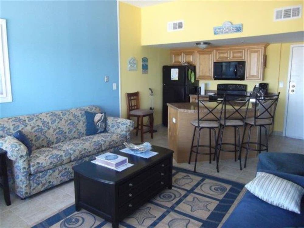 The Palace Resort #2311 Ocean Front interior in Myrtle Beach, SC — gallery photo 2