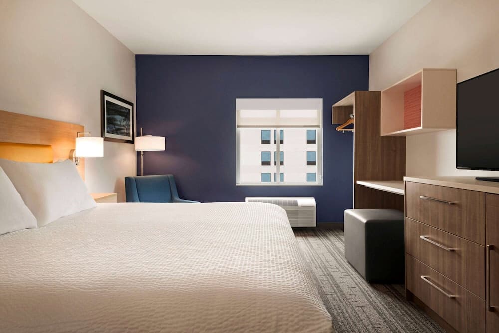 Days Inn & Suites by Wyndham Beaumont West / I-10 & Walden gallery photo in Beaumont, TX — image 8