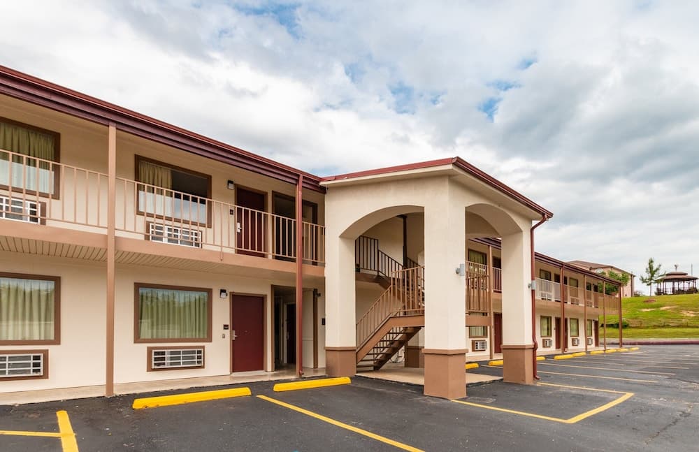 Red Roof Inn Buffalo, TX interior in Buffalo, TX — gallery photo 2