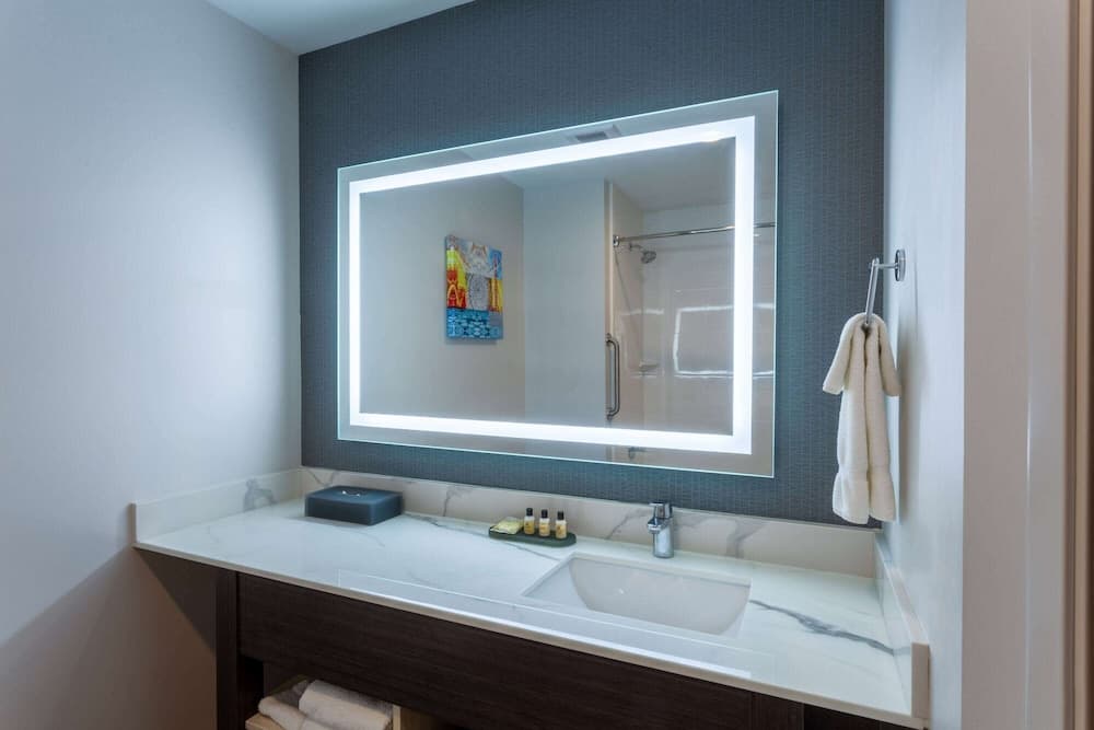 La Quinta Inn & Suites by Wyndham Shorewood gallery photo in Joliet, IL — image 17