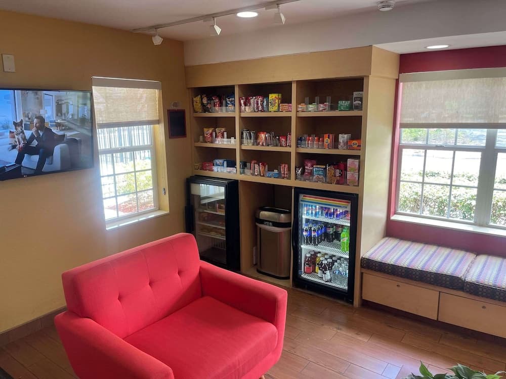 MainStay Suites Tampa Moffitt-USF interior in Tampa, FL — gallery photo 2