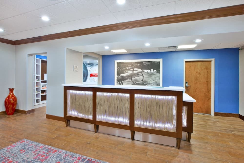 Hampton Inn & Suites Springboro/Dayton Area South interior in Springboro, OH — gallery photo 2