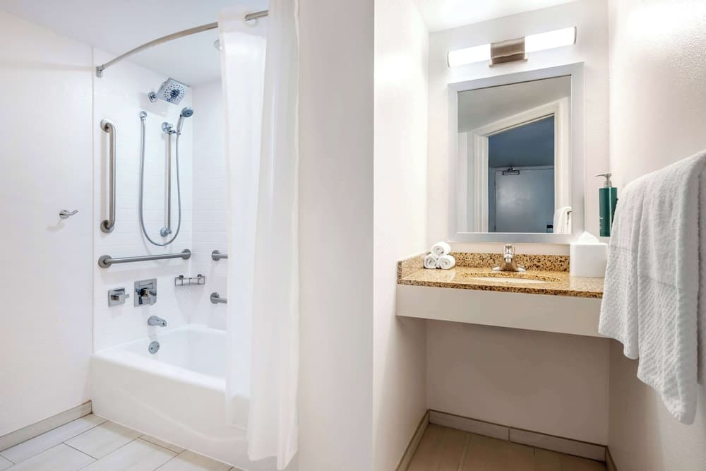 Hilton Vacation Club The Cove on Ormond Beach interior in Ormond Beach, FL — gallery photo 2