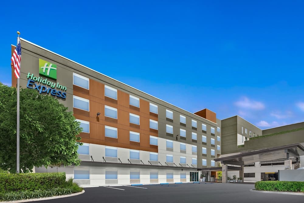 Holiday Inn Express Ft. Lauderdale Cruise-Airport by IHG featured exterior or lobby in Fort Lauderdale, FL — similar hotel
