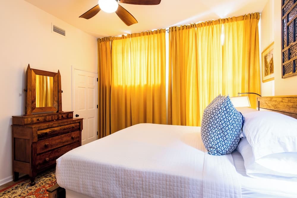 The Woodford Hotel — hotel in Versailles, Kentucky