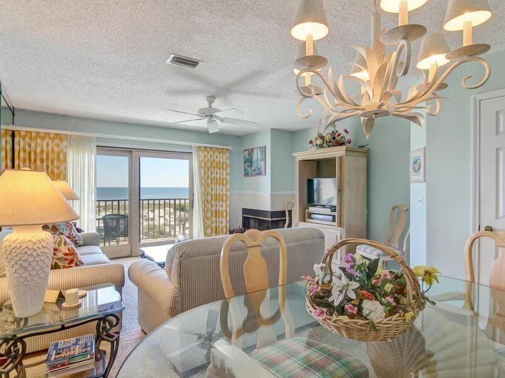708 Sailmaker property views in Fernandina Beach, FL — gallery photo 3