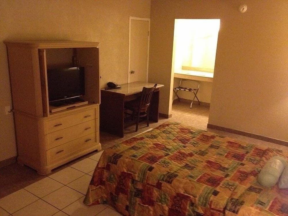 Su Casa Inn & Suites property views in Harlingen, TX — gallery photo 3