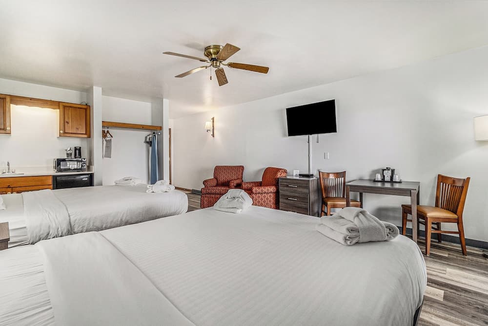 Snyder's Shoreline Inn gallery photo in Ludington, MI — image 213