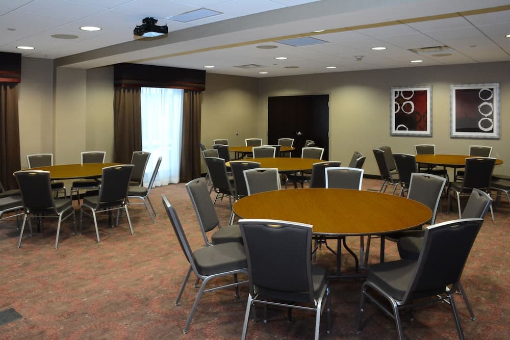 Hampton Inn Butler gallery photo in Butler, PA — image 31