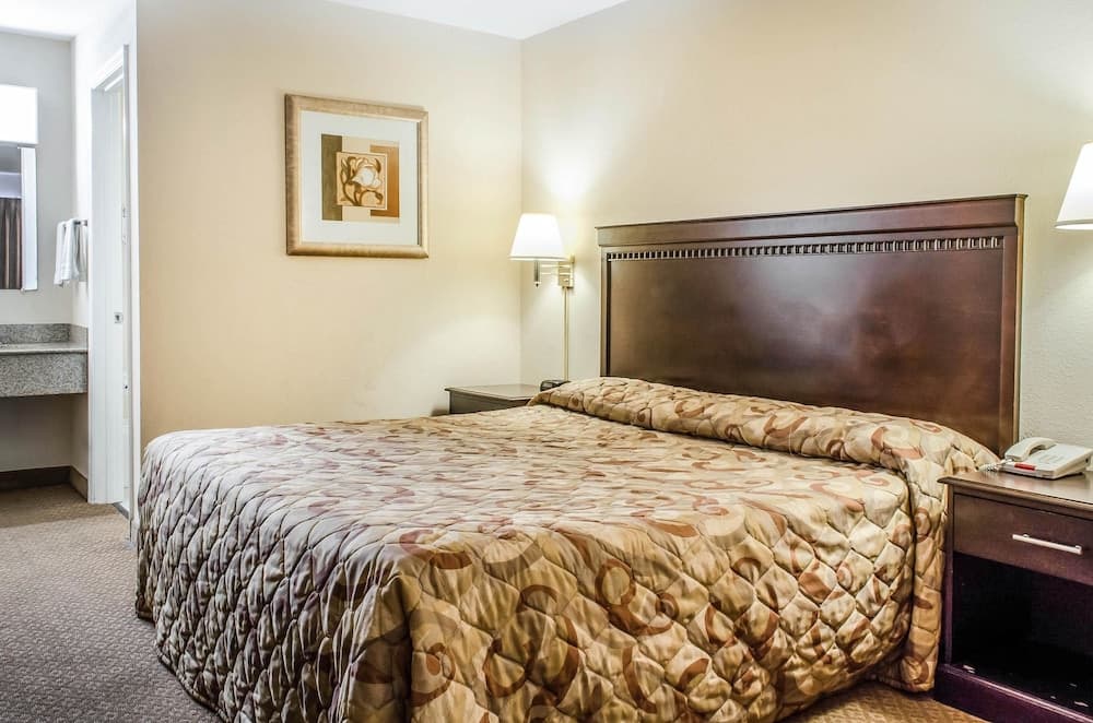 Rodeway Inn Shippensburg I-81 interior in Shippensburg, PA — gallery photo 2