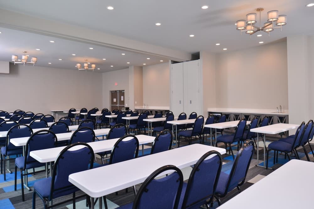 Holiday Inn Express & Suites Houston E - Pasadena by IHG gallery photo in Pasadena, TX — image 15