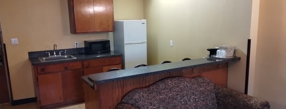 Shary Inn and Suites property views in Mission, TX — gallery photo 3