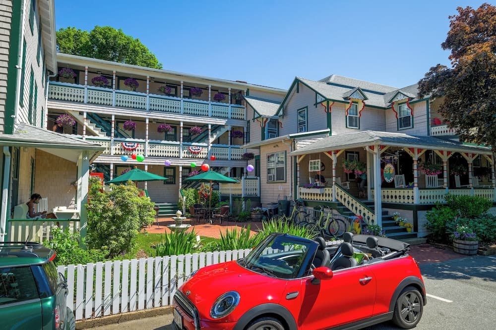 Pequot Hotel gallery photo in Oak Bluffs, MA — image 43