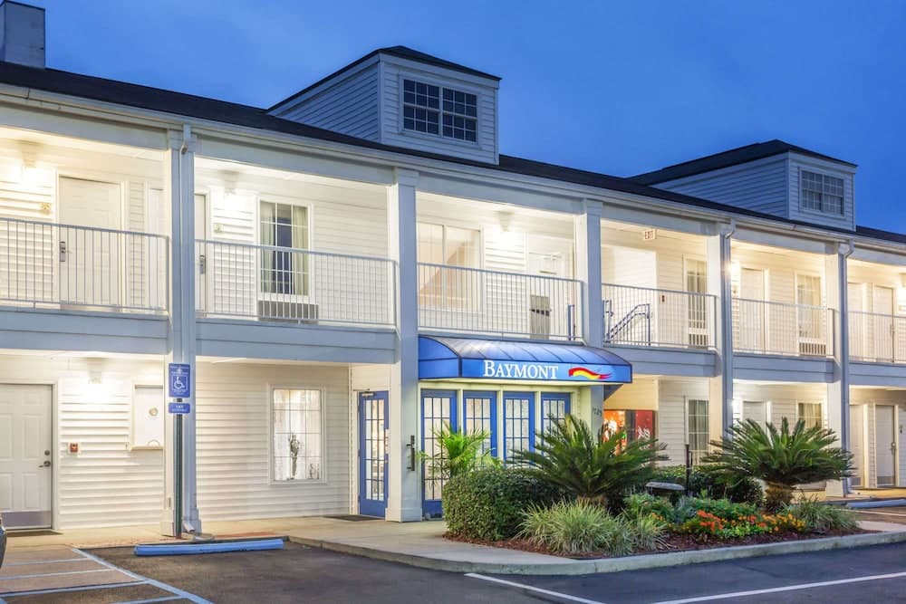 Baymont by Wyndham Valdosta at Valdosta Mall — hotel in Valdosta, Georgia