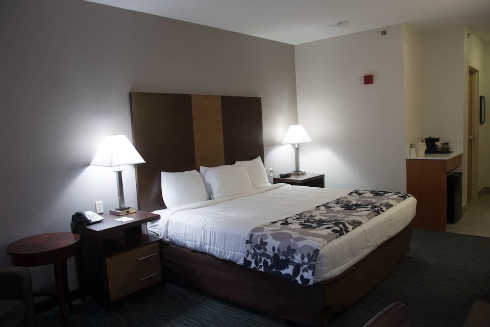 Crossroads Inn And Suites interior in Salem, MO — gallery photo 2