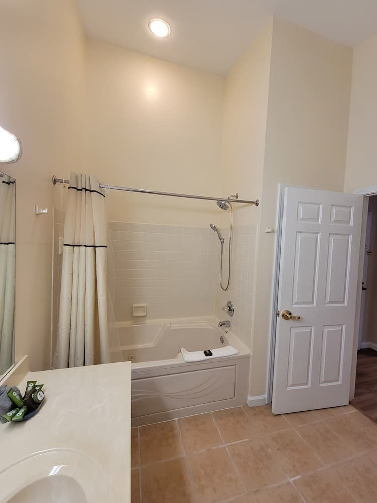 Grand Wood Suites property views in Nashville, IN — gallery photo 3