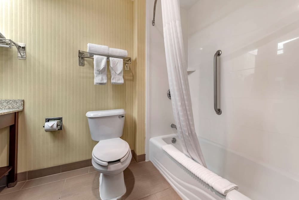 Comfort Inn & Suites Warsaw near US-30 property views in Warsaw, IN — gallery photo 3