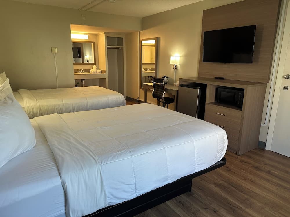Whaler Inn and Suites gallery photo in New Bedford, MA — image 40