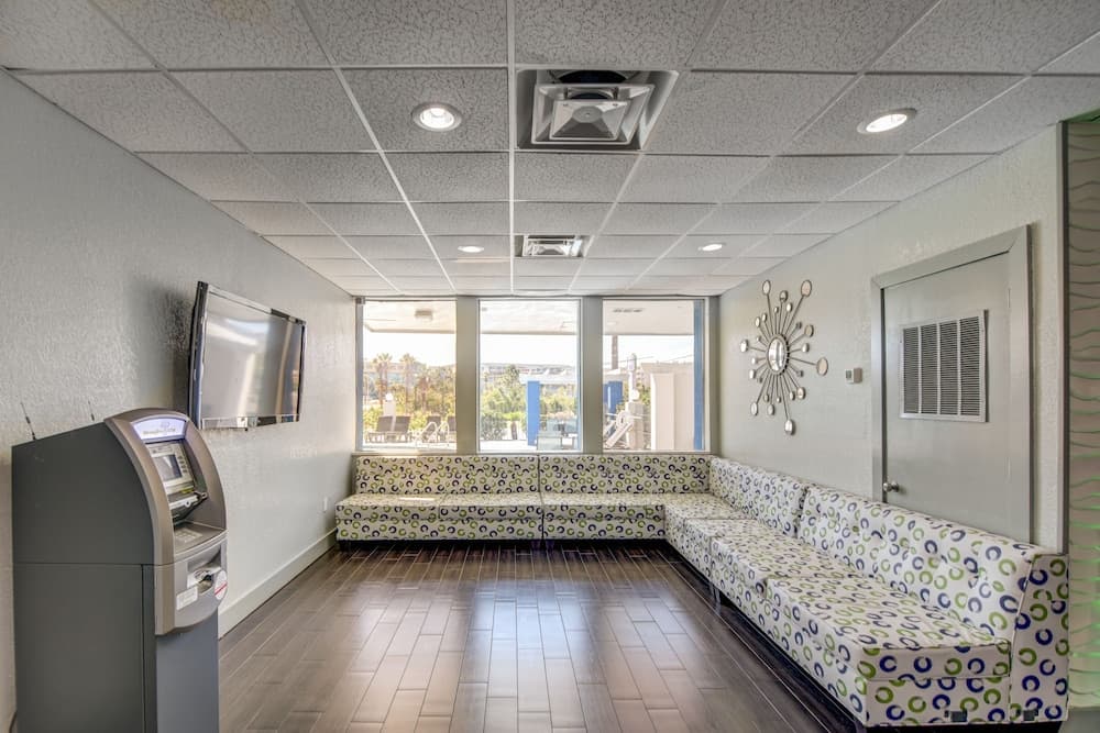 Emerald Coast Inn And Suites interior in Fort Walton Beach, FL — gallery photo 2