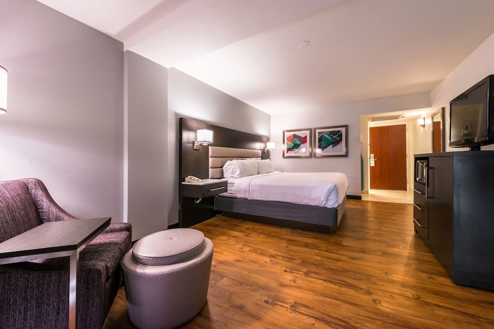 Holiday Inn Hotel & Suites Beaumont Plaza (I-10 & Walden) by IHG gallery photo in Beaumont, TX — image 15