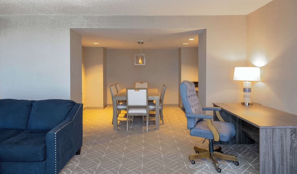 Hilton Richardson Dallas property views in Richardson, TX — gallery photo 3
