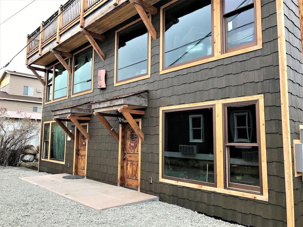 Park Hotel Yellowstone featured exterior or lobby in Gardiner, MT — similar hotel