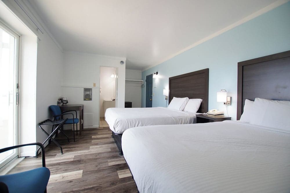 Snyder's Shoreline Inn gallery photo in Ludington, MI — image 121