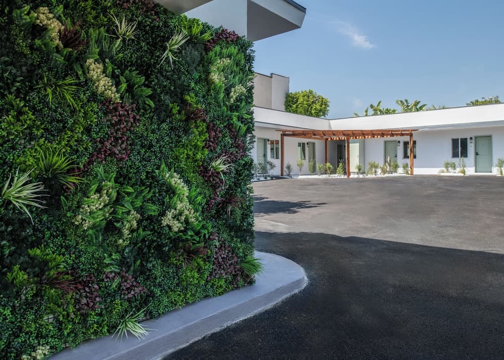 The LEEF Hotel gallery photo in Glendale, CA — image 14