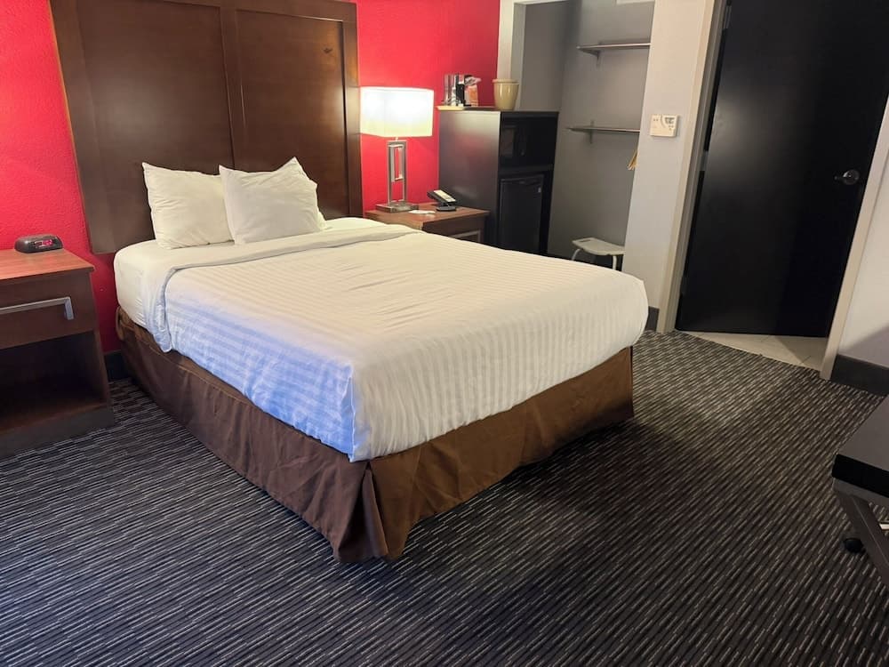 Sonesta Essential Rapid City interior in Rapid City, SD — gallery photo 2