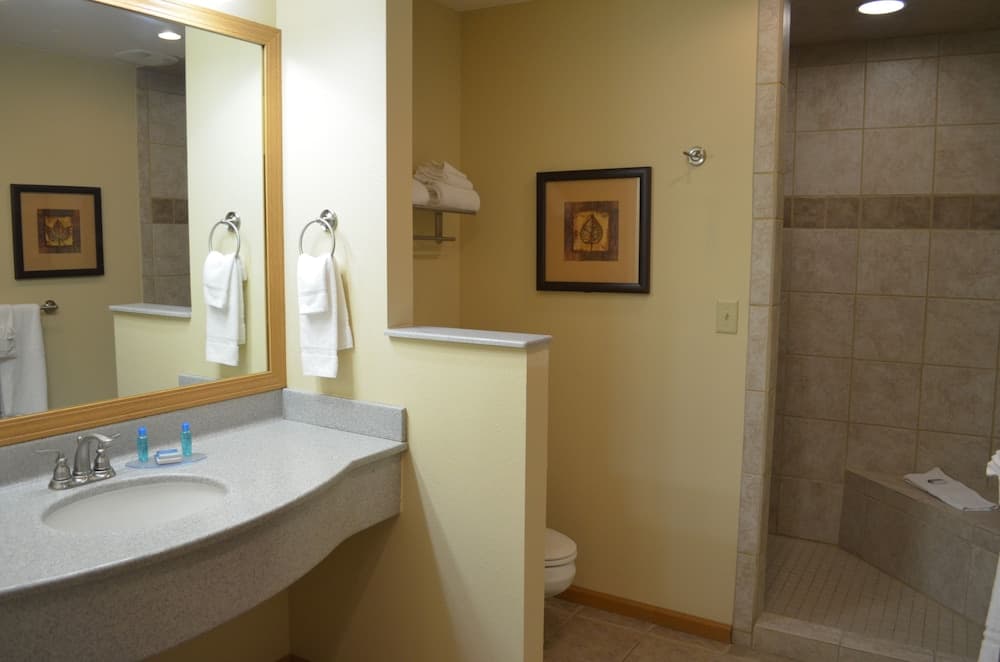 Crossroads Hotel and Event Center property views in Fort Dodge, IA — gallery photo 3