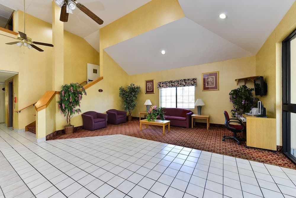 Americas Best Value Inn & Suites Morrow Atlanta property views in Morrow, GA — gallery photo 3
