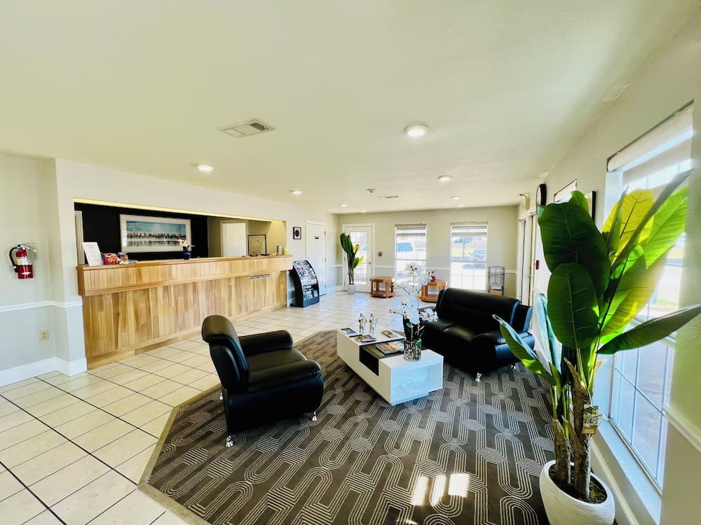 Rodeway Inn Garland Harbor Point interior in Garland, TX — gallery photo 2