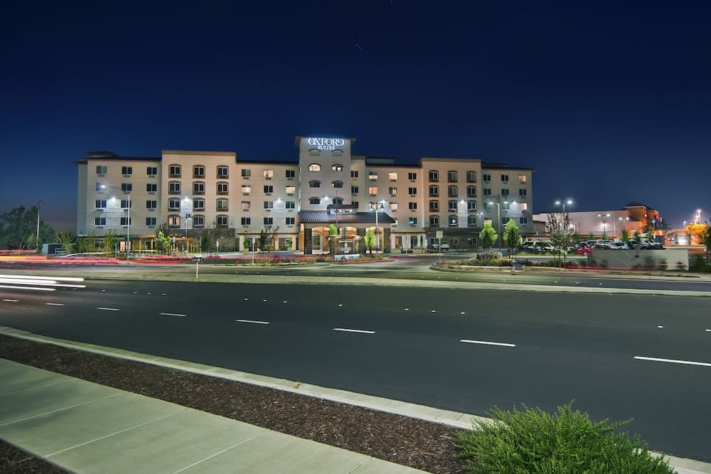 Oxford Suites Sonoma County gallery photo in Rohnert Park, CA — image 51
