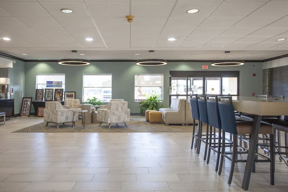 Holiday Inn & Suites Spring- The Woodlands Area by IHG interior in Spring, TX — gallery photo 2