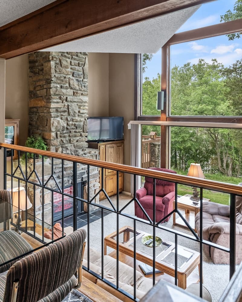 Table Rock Landing Resort interior in Eureka Springs, AR — gallery photo 2