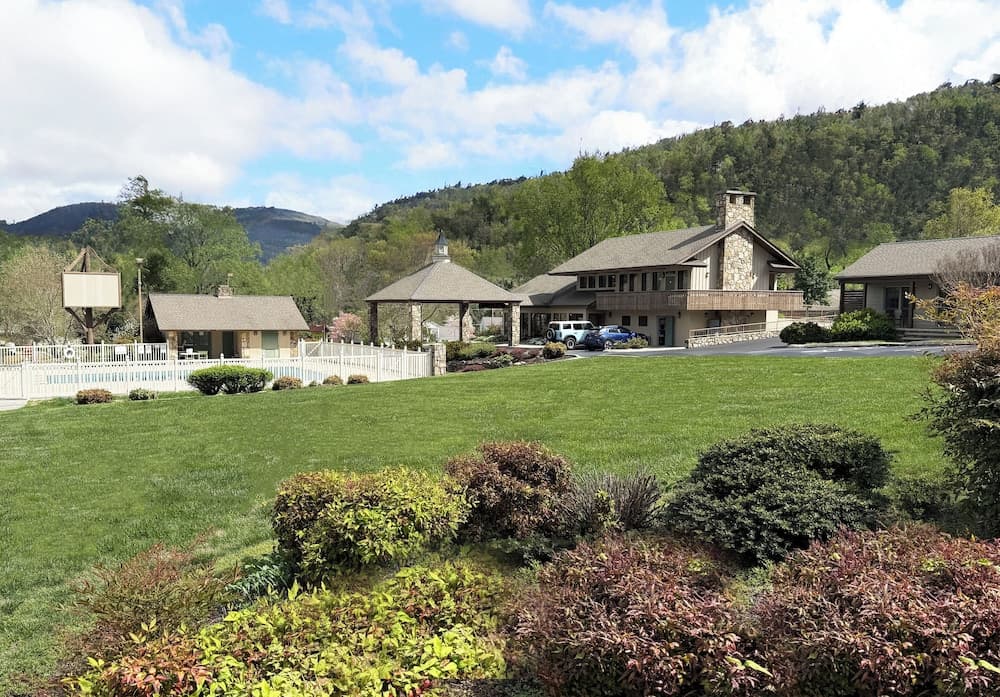 Talley Ho Inn featured exterior or lobby in Townsend, TN — similar hotel