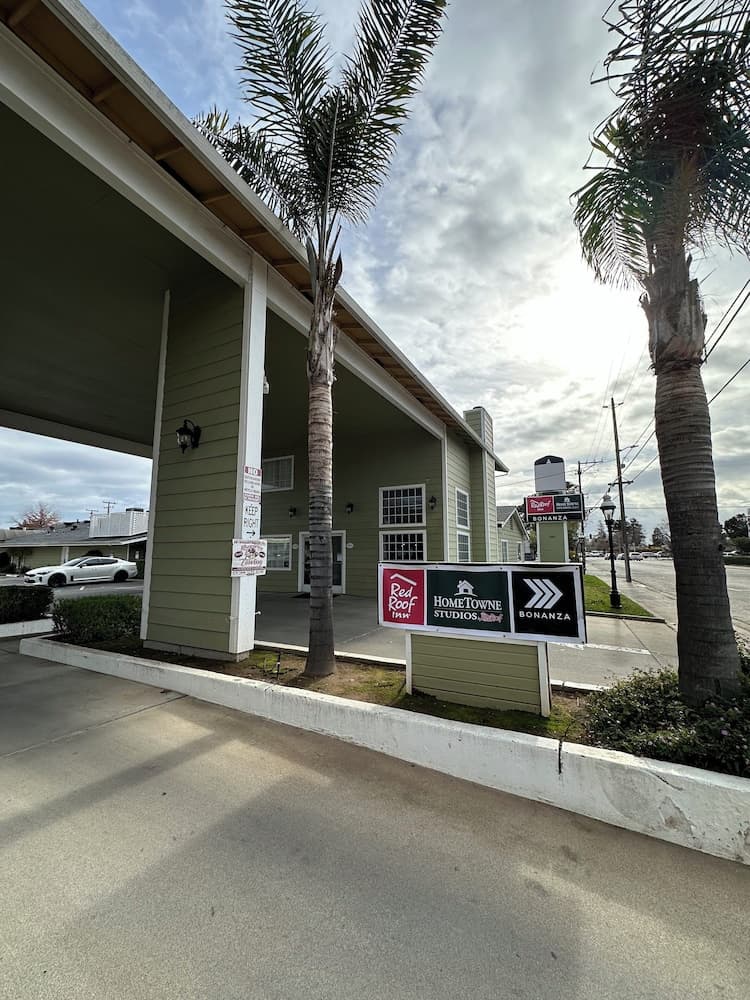 HomeTowne Studios by Red Roof Yuba City Bonanza – Marysville featured exterior or lobby in Yuba City, CA — similar hotel
