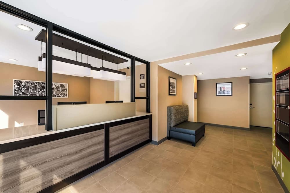 Sleep Inn Bronx - Soundview interior in Bronx, NY — gallery photo 2