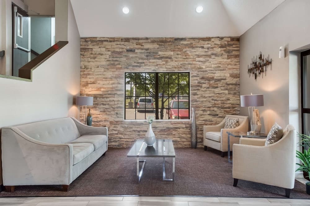 Quality Inn Lees Summit - Kansas City gallery photo in Lee's Summit, MO — image 26